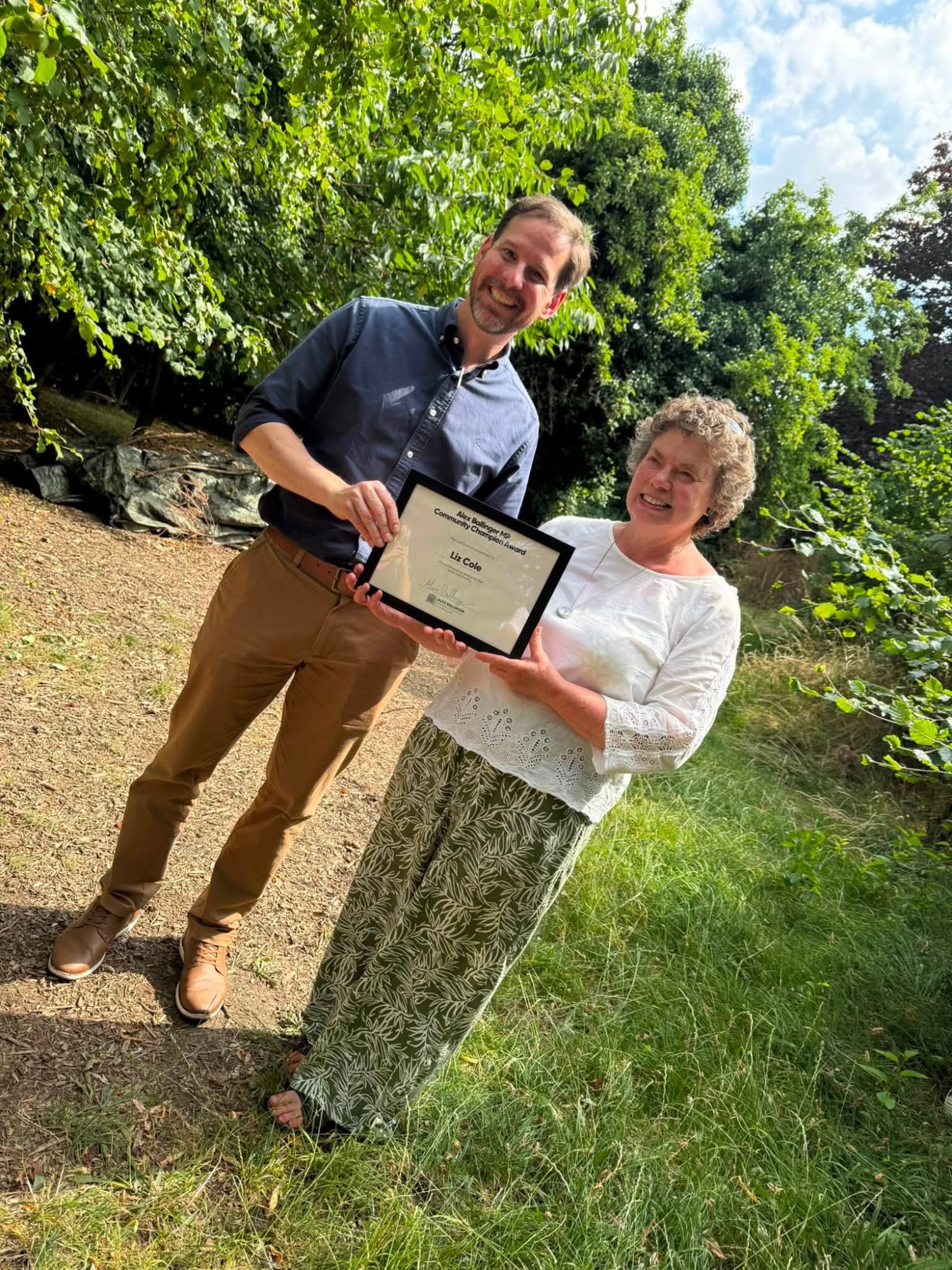 Liz receives award from MP